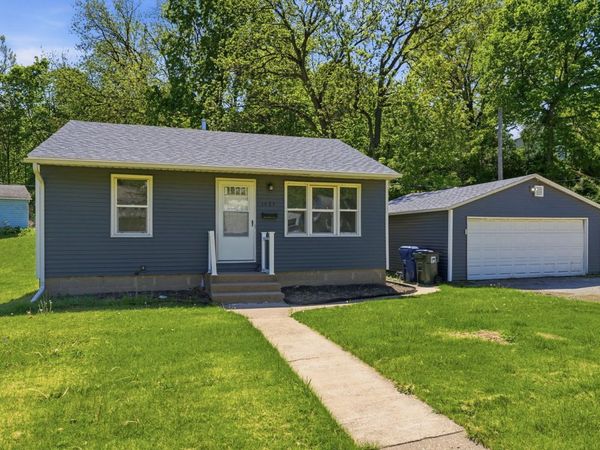 1523 Kirkwood Boulevard, Davenport, IA 52803