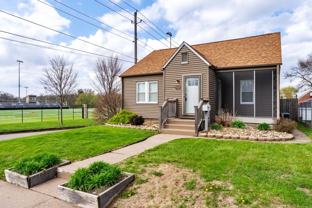 542 W Hayes Street , Davenport, IA 52803 Main Photo