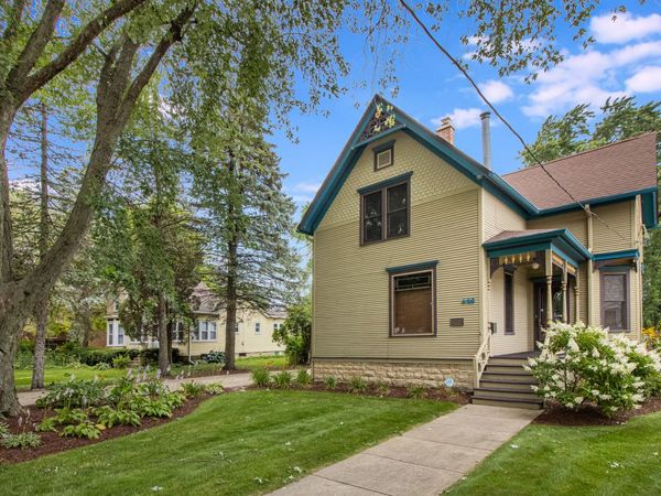 425 W Washington Street , West Chicago, IL 60185