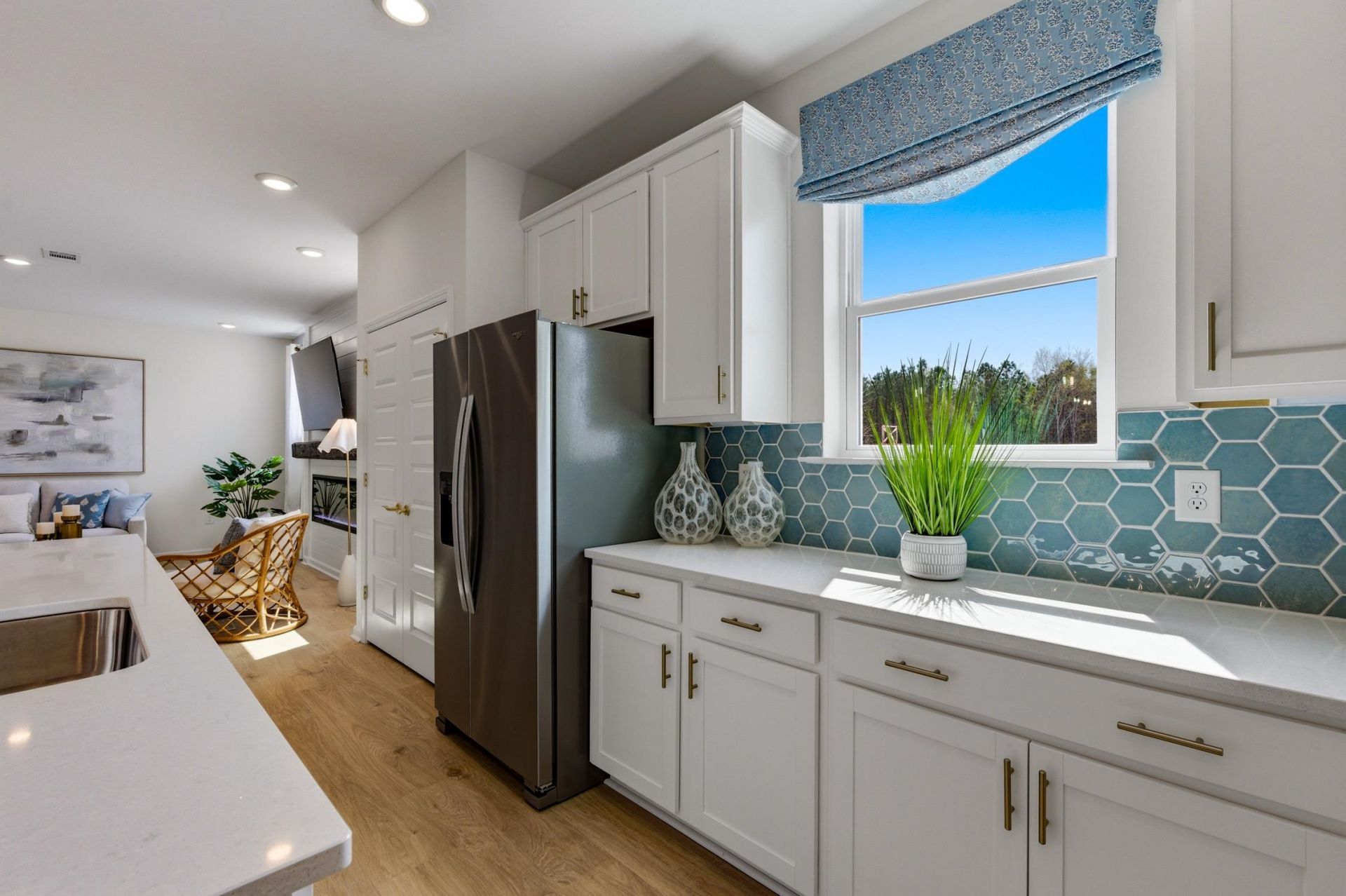 3052 Claredon St  Photo 11