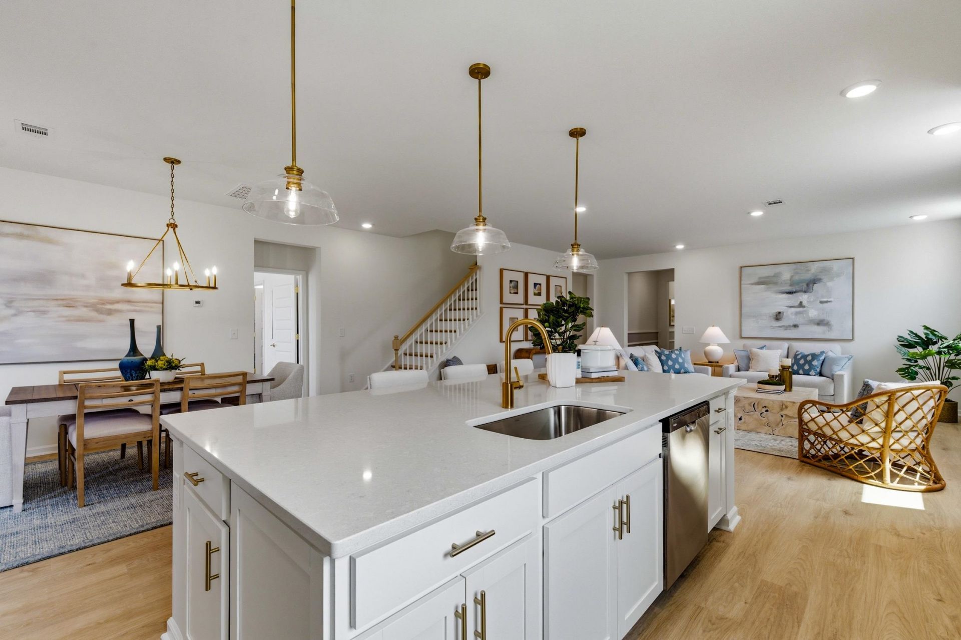 3052 Claredon St  Photo 12