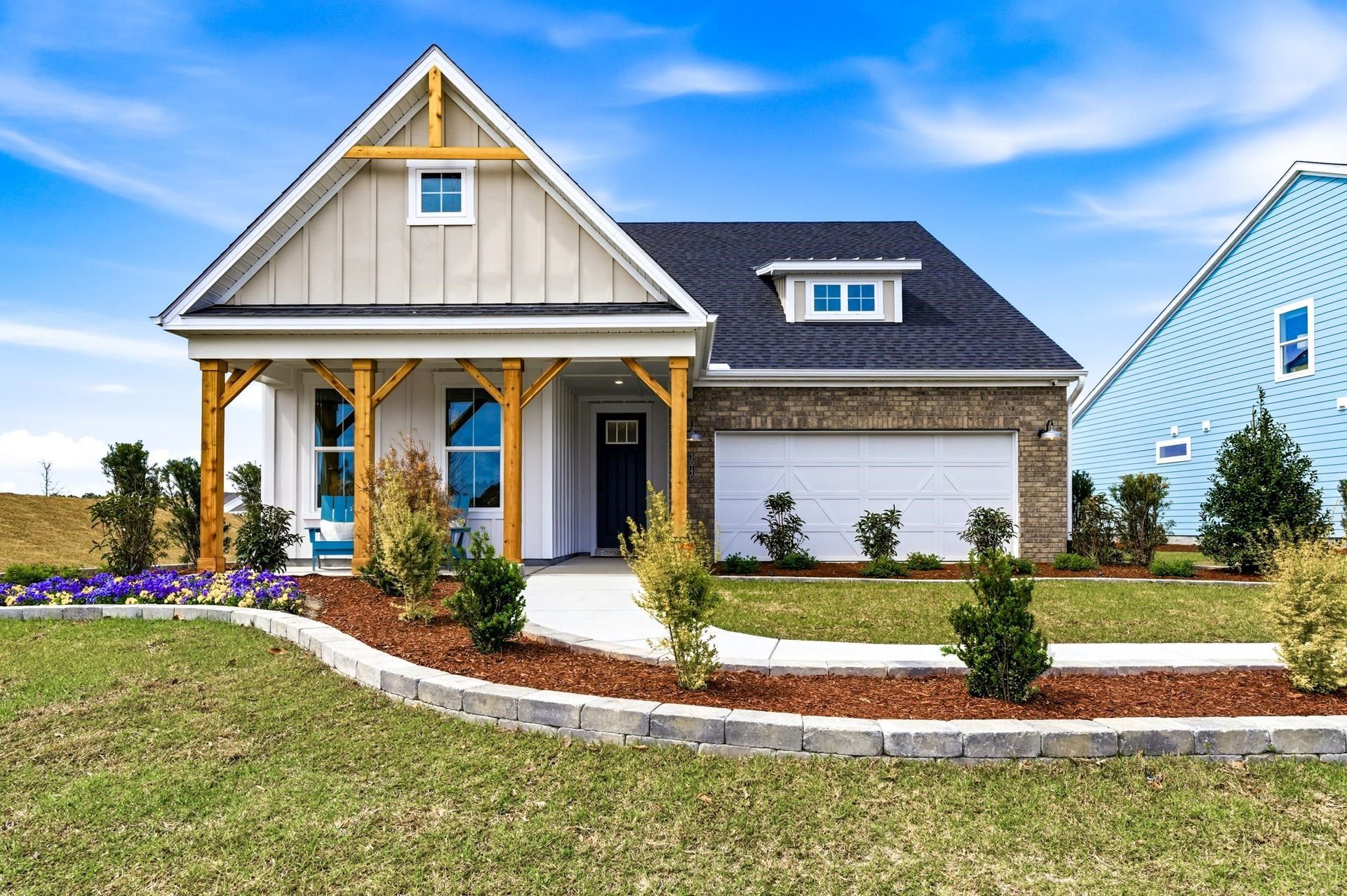 3052 Claredon St  Photo 5