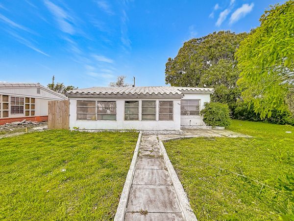 17590 NE 19th Avenue, North Miami Beach, FL 33162