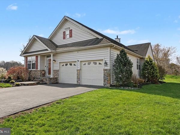 32 PAR CIRCLE, POTTSTOWN, PA 19464