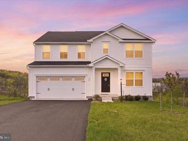 124 PERIDOT DRIVE, CHAMBERSBURG, PA 17202