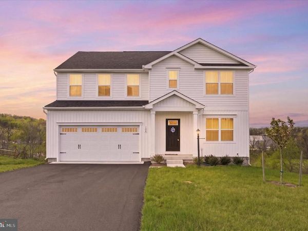 124 PERIDOT DRIVE, CHAMBERSBURG, PA 17202