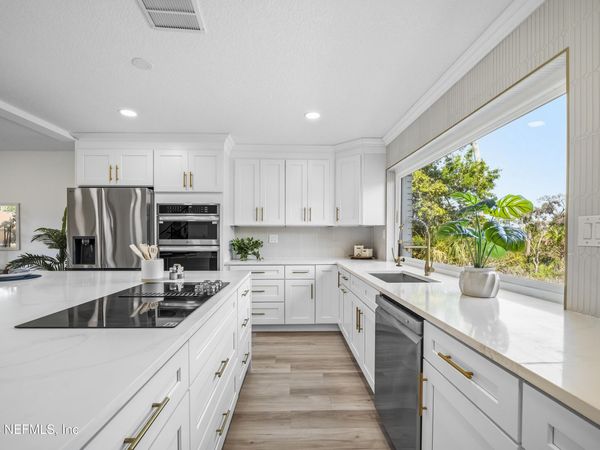 1811 TWELVE OAKS Lane N, Neptune Beach, FL 32266