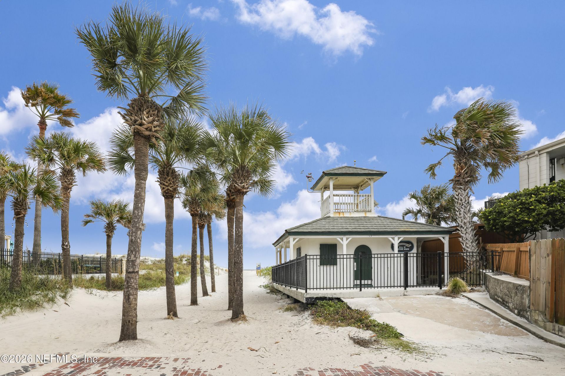 1811 Twelve Oaks Lane N, Neptune Beach, FL 32266 Photo