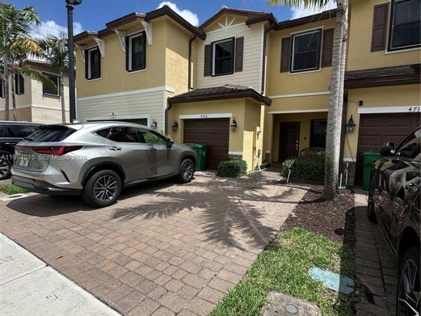 4706 Santa Cruz Way , Davie, FL 33314