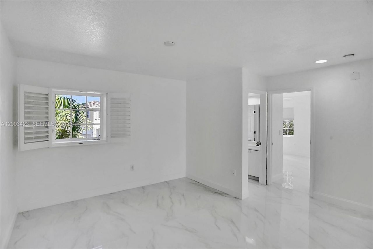 21032 NE 32nd Ave , Unit 21032, Aventura, FL 33180 Photo