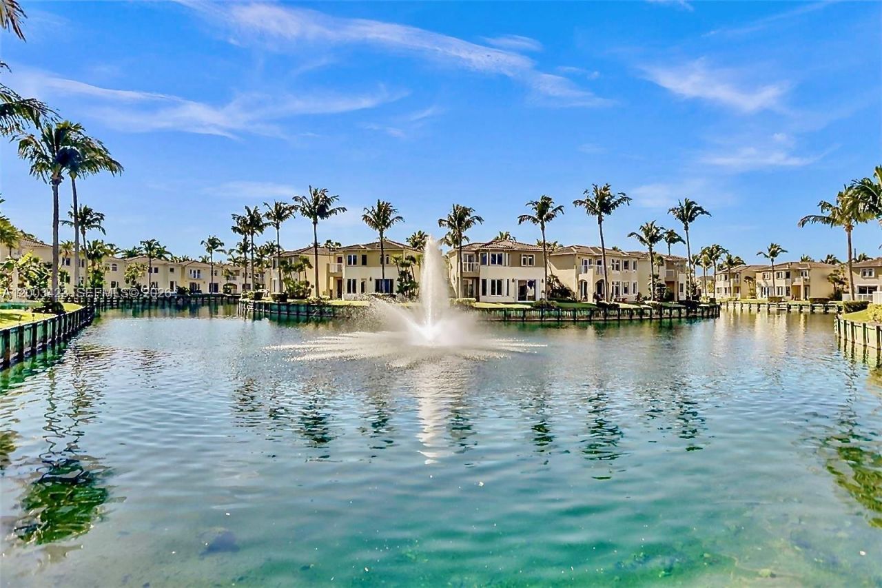 21032 NE 32nd Ave , Unit 21032, Aventura, FL 33180 Photo
