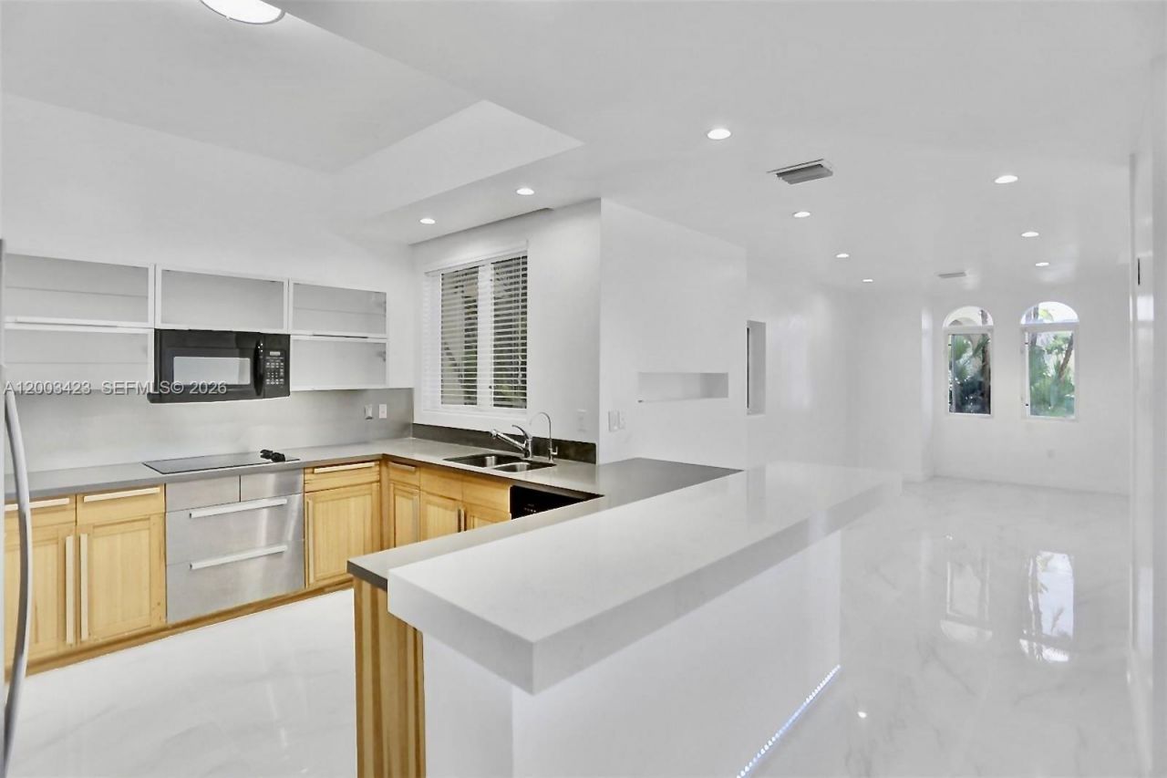 21032 NE 32nd Ave , Unit 21032, Aventura, FL 33180 Photo