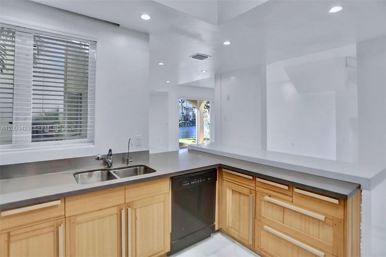 21032 NE 32nd Ave , Unit 21032, Aventura, FL 33180 Photo
