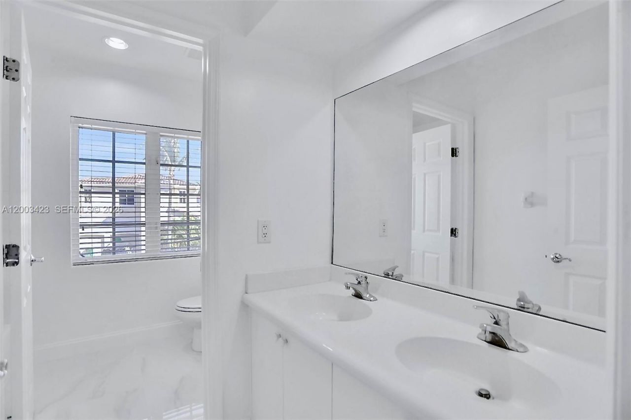21032 NE 32nd Ave , Unit 21032, Aventura, FL 33180 Photo