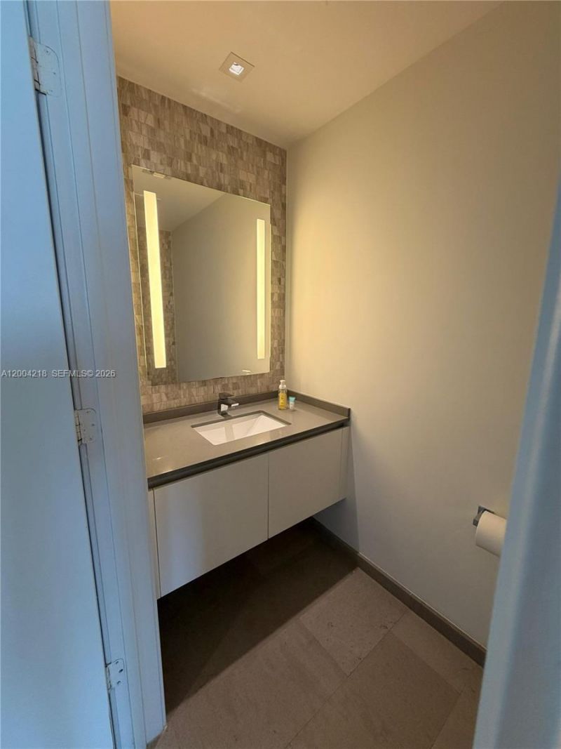 68 SE 6th St , Unit 2506, Miami, FL 33131 Photo