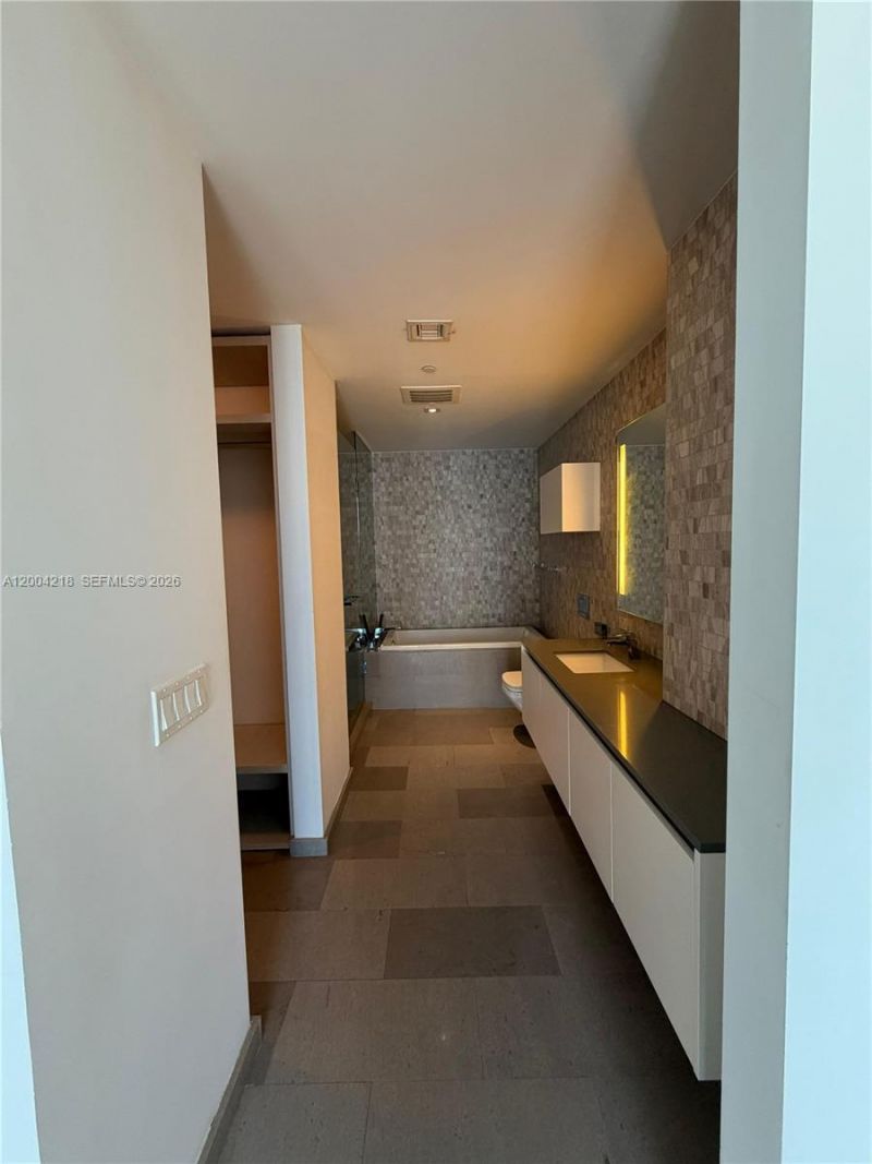 68 SE 6th St , Unit 2506, Miami, FL 33131 Photo