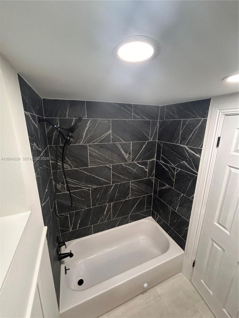 350 75th St, Unit 109, Miami Beach, FL 33141 Photo