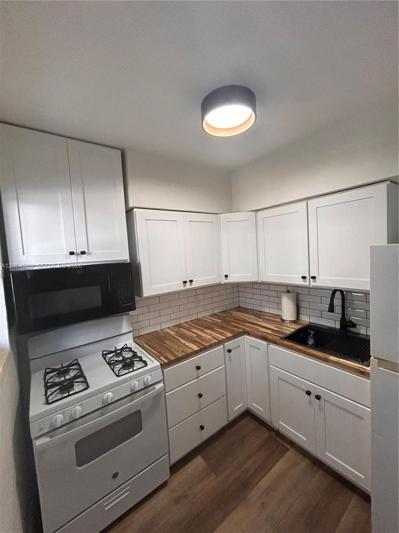 350 75th St, Unit 109, Miami Beach, FL 33141 Photo