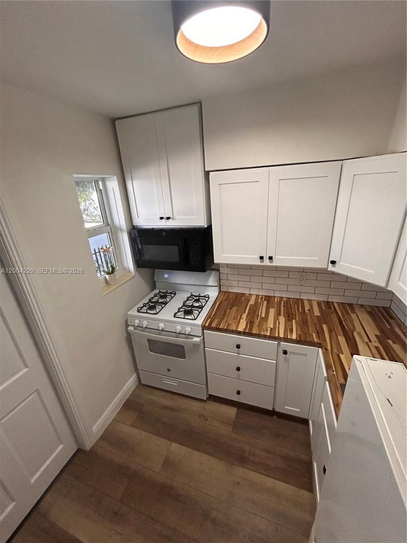 350 75th St, Unit 109, Miami Beach, FL 33141 Photo