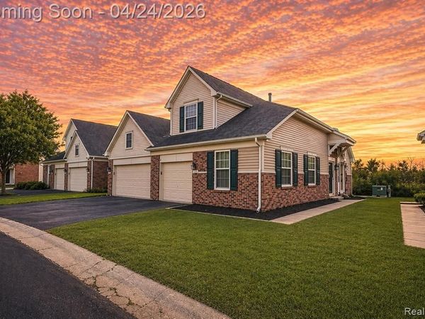 150 Legacy Park Circle, Dearborn Heights, MI 48127