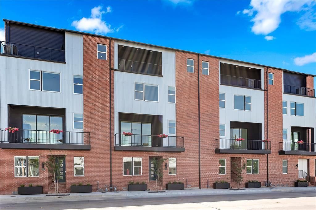 217 Carroll Street, Fort Worth, TX 76107 Main Photo