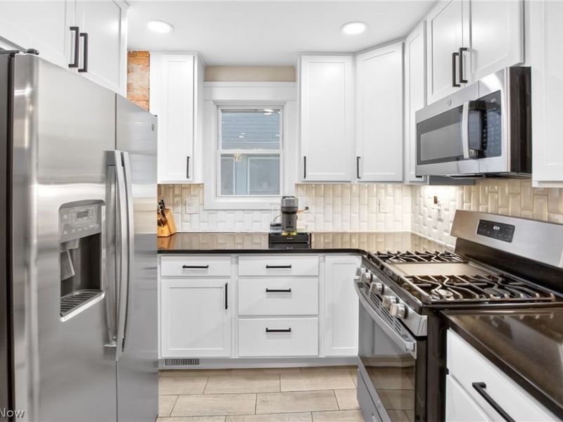 3205 Mapledale Avenue, Cleveland, OH 44109 Photo 3