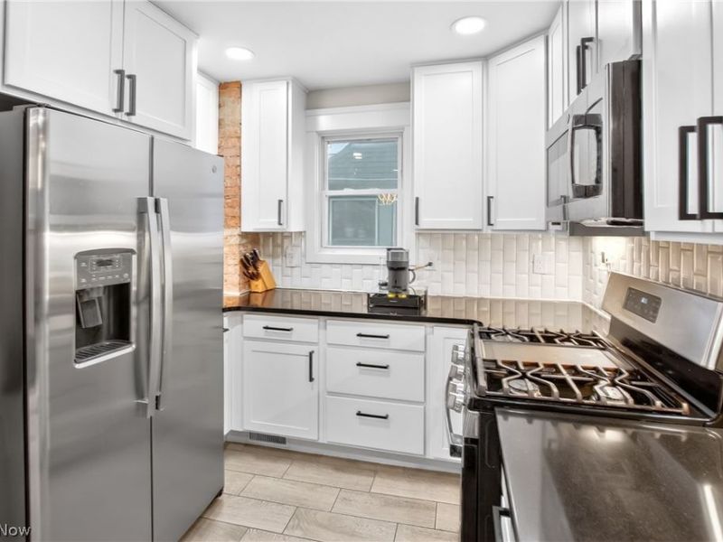 3205 Mapledale Avenue, Cleveland, OH 44109 Photo 4