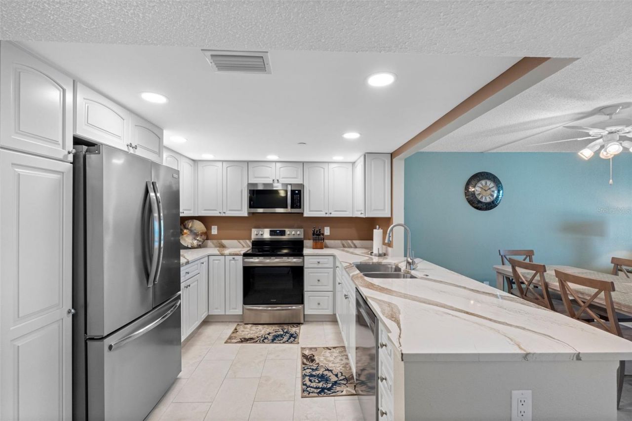 20002 Gulf Boulevard, Unit 2203, Indian Shores, FL 33785 Photo