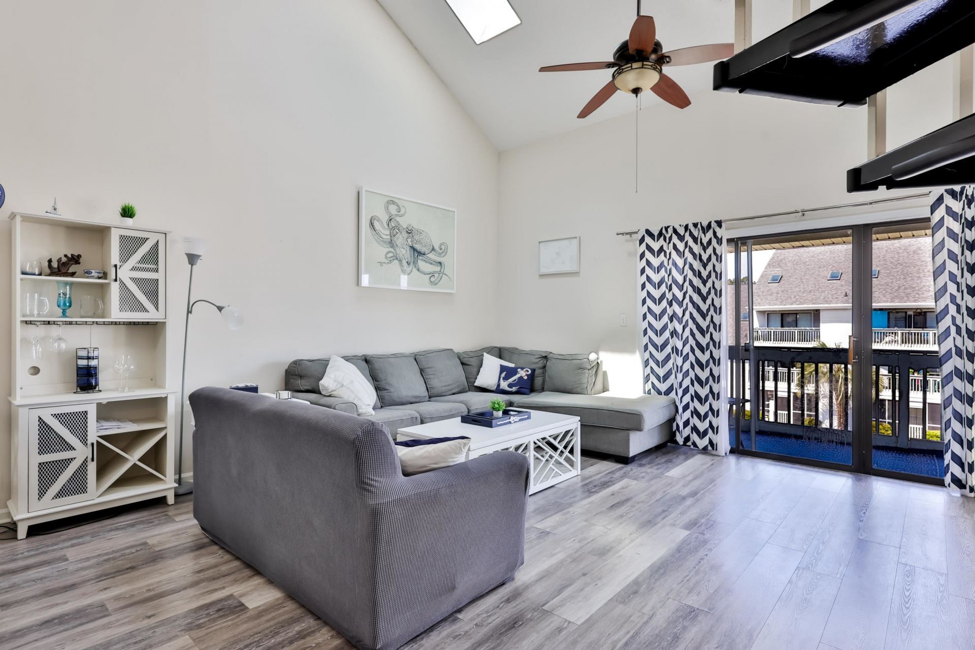 1880 Auburn Ln.  Photo 5