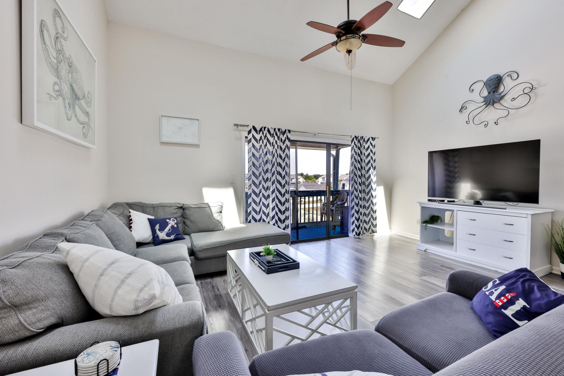 1880 Auburn Ln.  Photo 6