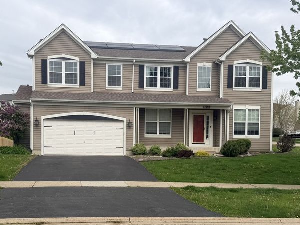 658 N Silver Leaf Lane, Round Lake, IL 60073