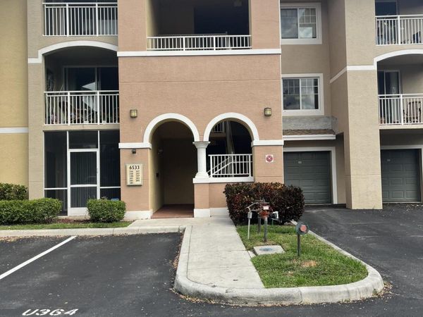 6533 Emerald Dunes Drive, Unit 301, West Palm Beach, FL 33411