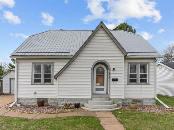 819 Hopwood Avenue, Menomonie, WI 54751
