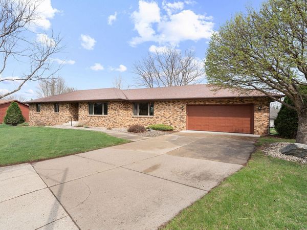 1455 Sunset Drive SW, Owatonna, MN 55060