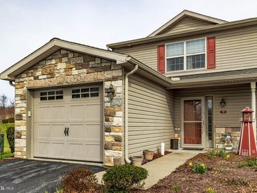 38 N OAKWOOD LANE, SELINSGROVE, PA 17870
