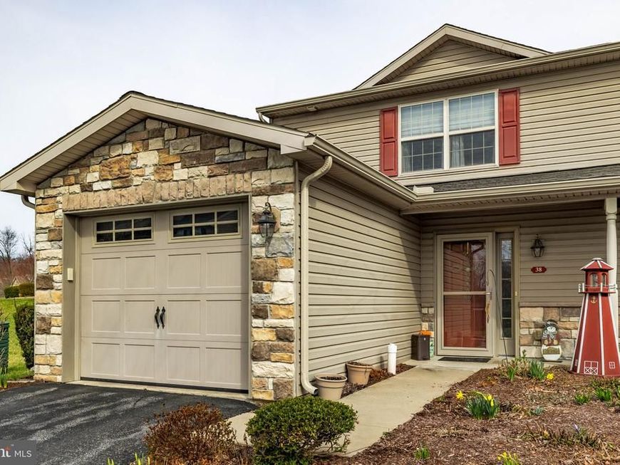 38 N Oakwood Lane , Selinsgrove, PA 17870 Main Photo