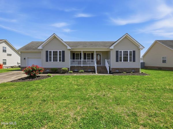 808 Compass Drive, Elizabeth City, NC 27909