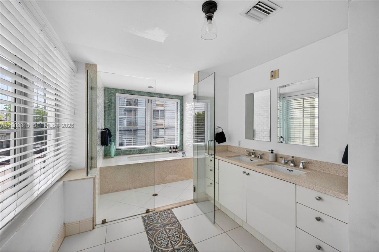 1250 Ocean Dr, Unit 3F, Miami Beach, FL 33139 Photo