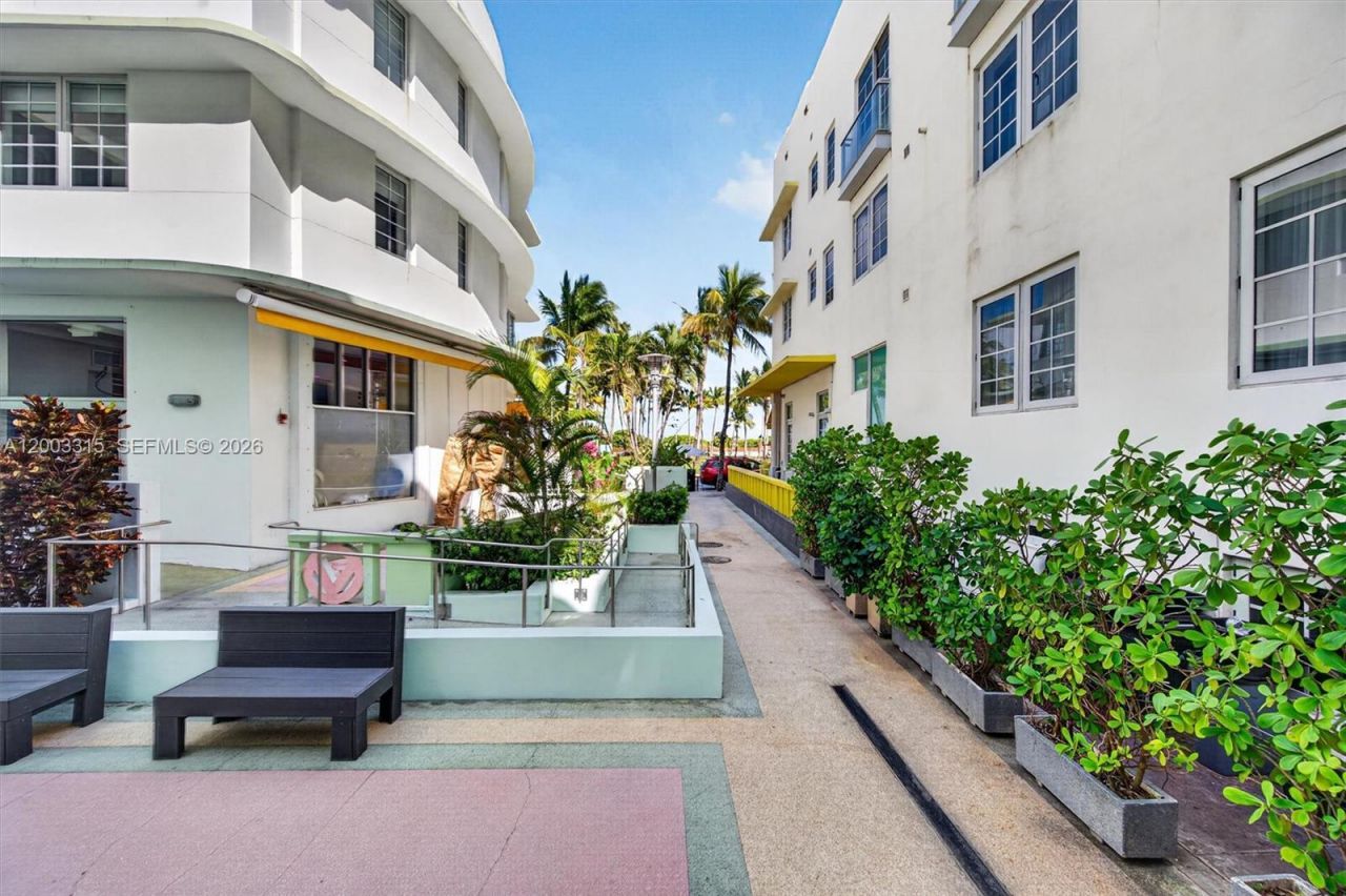 1250 Ocean Dr, Unit 3F, Miami Beach, FL 33139 Photo