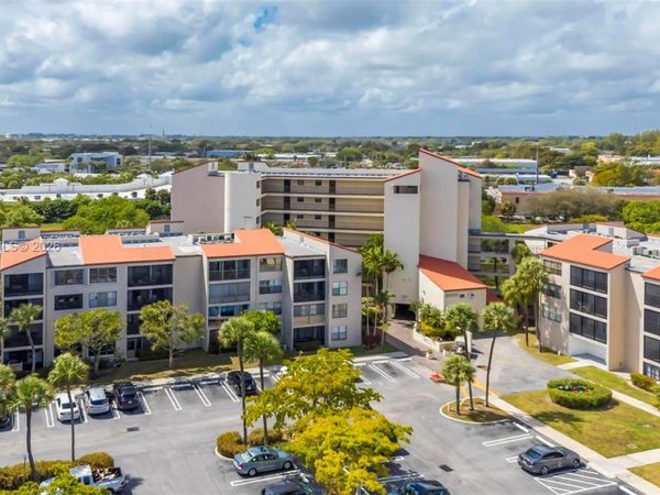 2322 S Cypress Bend Dr , Unit 311, Pompano Beach, FL 33069