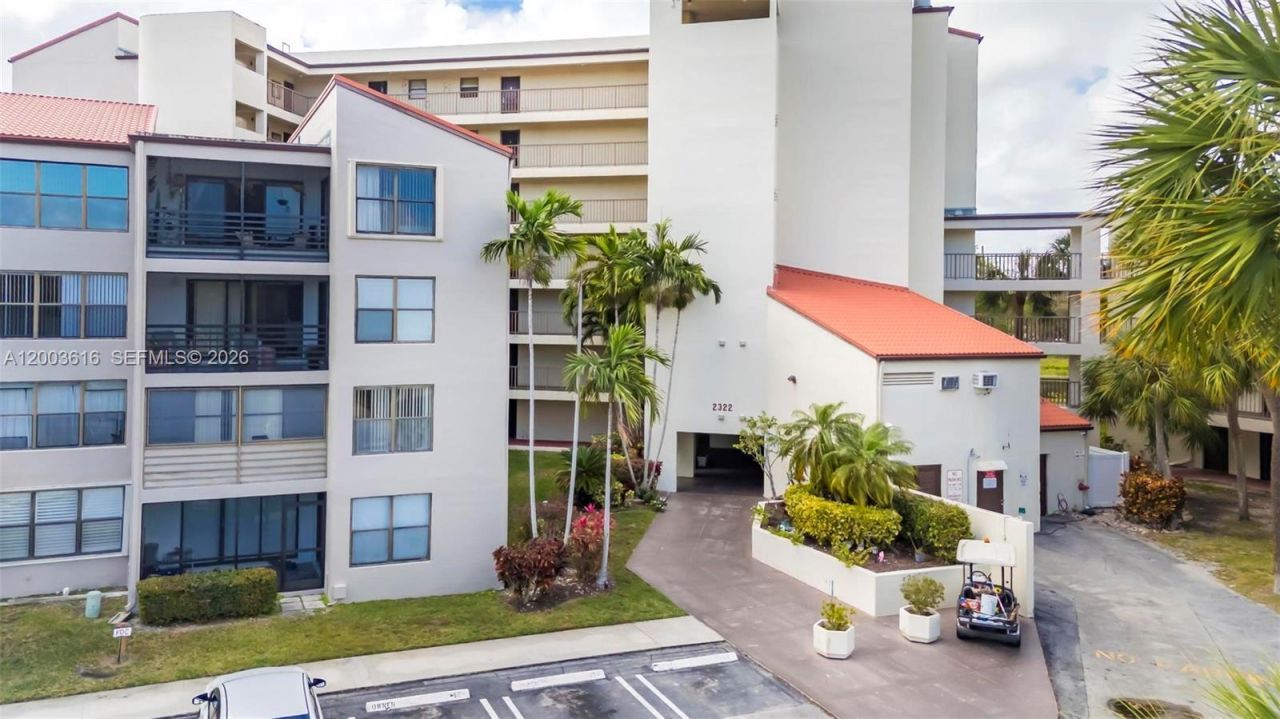 2322 S Cypress Bend Dr, Unit 311, Pompano Beach, FL 33069 Photo