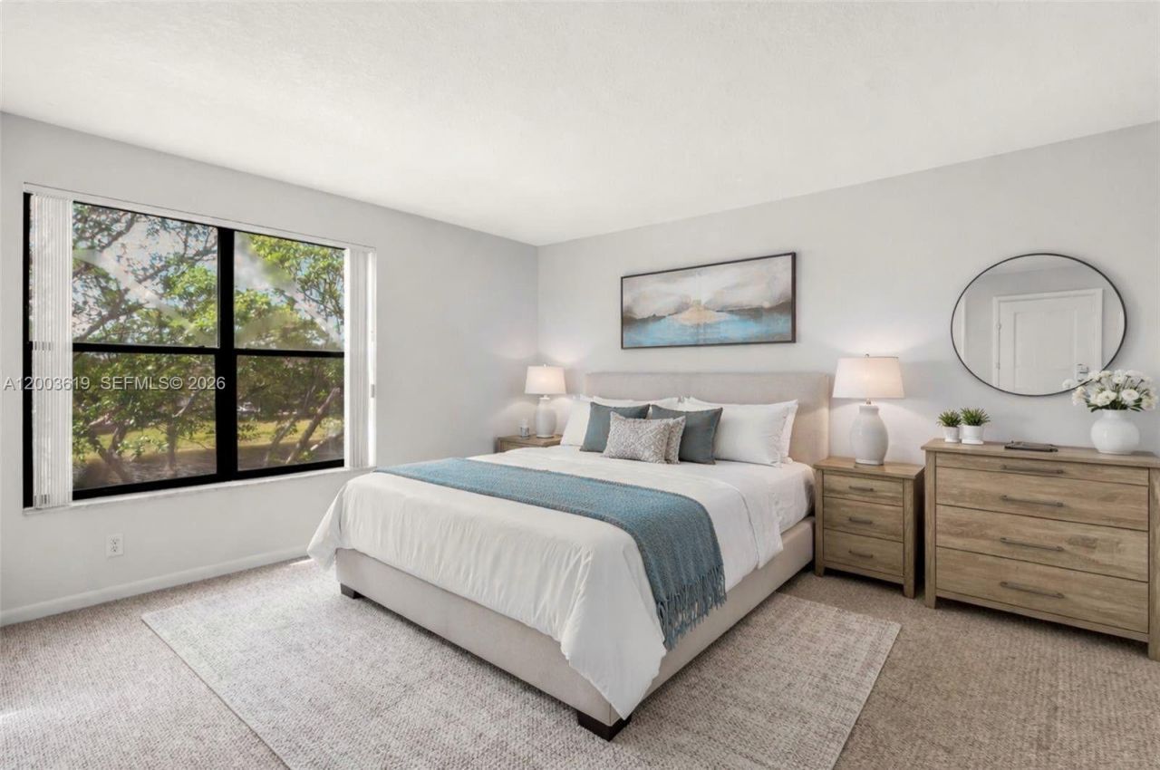 2322 S Cypress Bend Dr, Unit 311, Pompano Beach, FL 33069 Photo