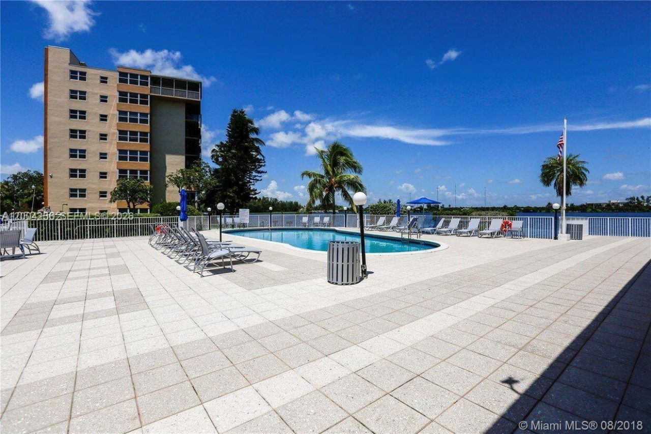 1175 NE Miami Gardens Dr , Unit 202, Miami, FL 33179 Photo