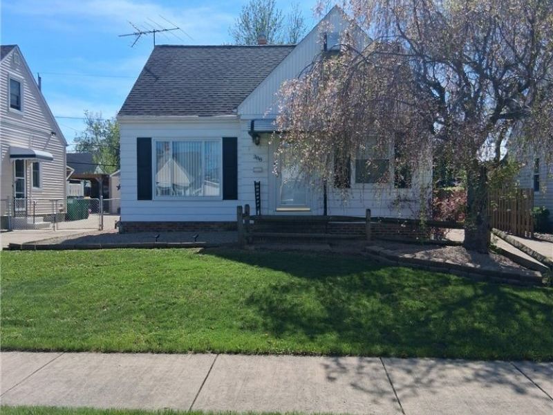 388 E 330th Street, Willowick, OH 44095 Photo 1