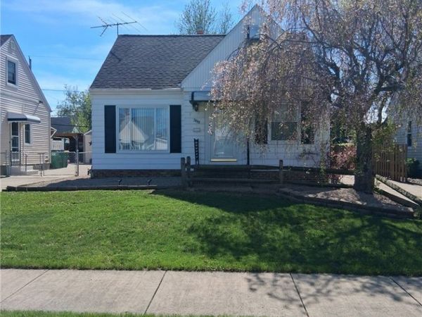 388 E 330th Street , Willowick, OH 44095