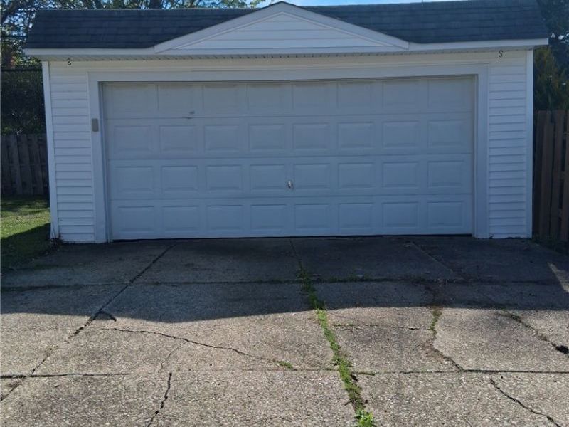 388 E 330th Street, Willowick, OH 44095 Photo 2