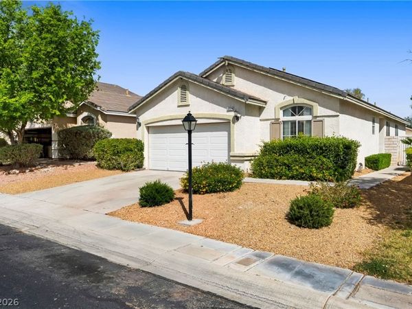 8824 Iron Hitch Avenue , Las Vegas, NV 89143
