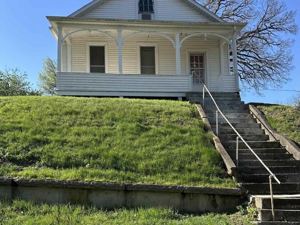 121 Clay Street, Burlington, IA 52601
