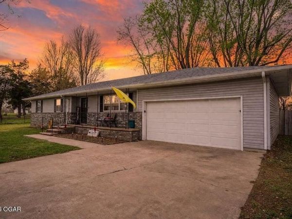 804 N 8th Street, Chetopa, KS 67336