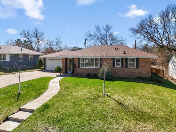 520 57th Avenue NE, Fridley, MN 55432